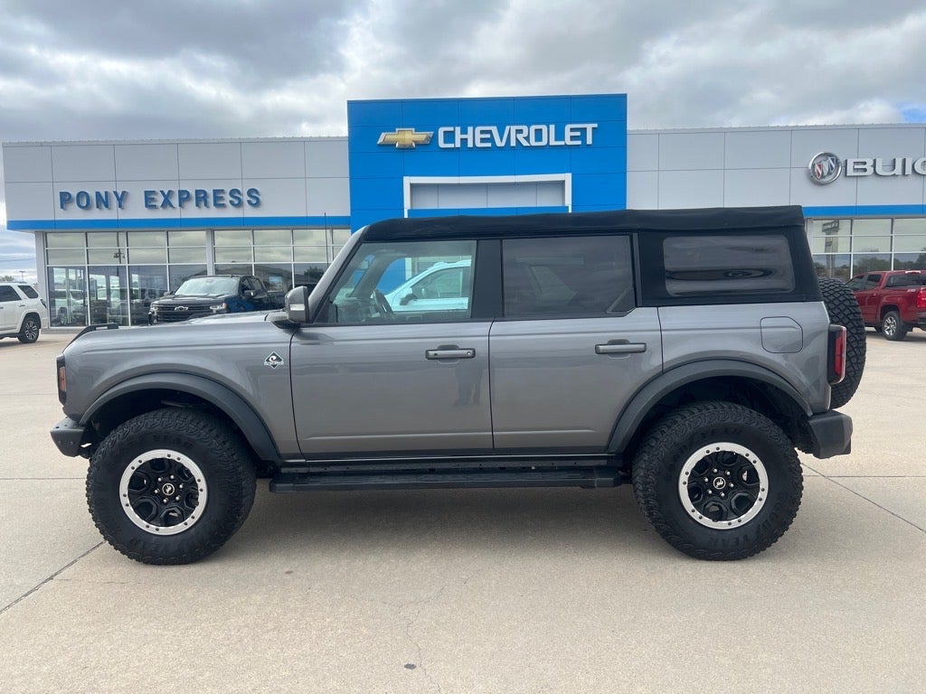 2022 Ford Bronco Base in Charcoal — front three-quarter view