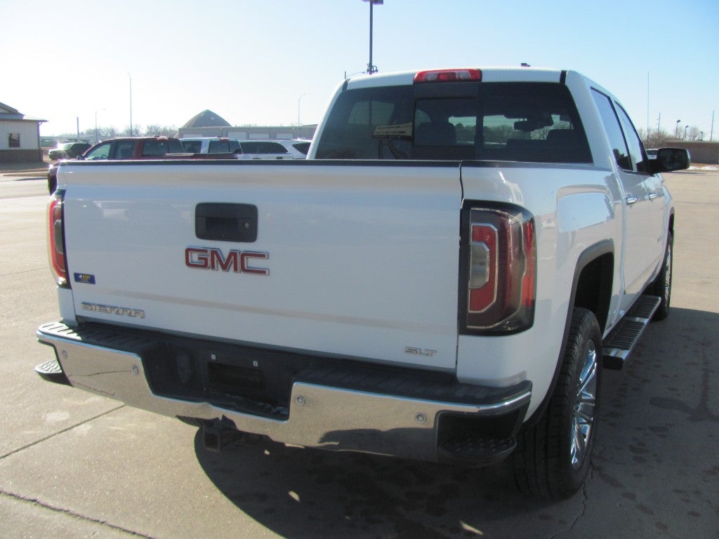 2018 GMC Sierra 1500 — interior view